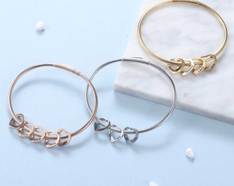 Personalized Grandma Bracelet with Heart Charms - Custom Engraved Bangle - Gift for Nana with Grandkids Names - Handmade Jewelry for Mom