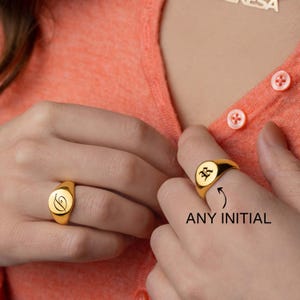 Personalized Signet Initial Ring for Women in Gold or Silver – Custom Engraved Letter Ring – Handmade Jewelry Gift for Her, Girlfriend