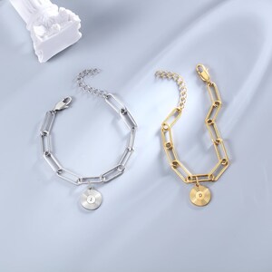 Pulsera inicial de clip de papel personalizado con alfabeto grabado - Pulsera de letra inicial - Tobillera de alfabeto para mujer - Regalo personalizado para ella