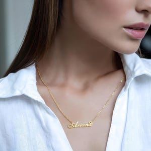 Personalized Name Necklace for Women in Carrie Style – Custom Nameplate Jewelry with Elegant Script – Gift for Her, Teen Girl or Girlfriend