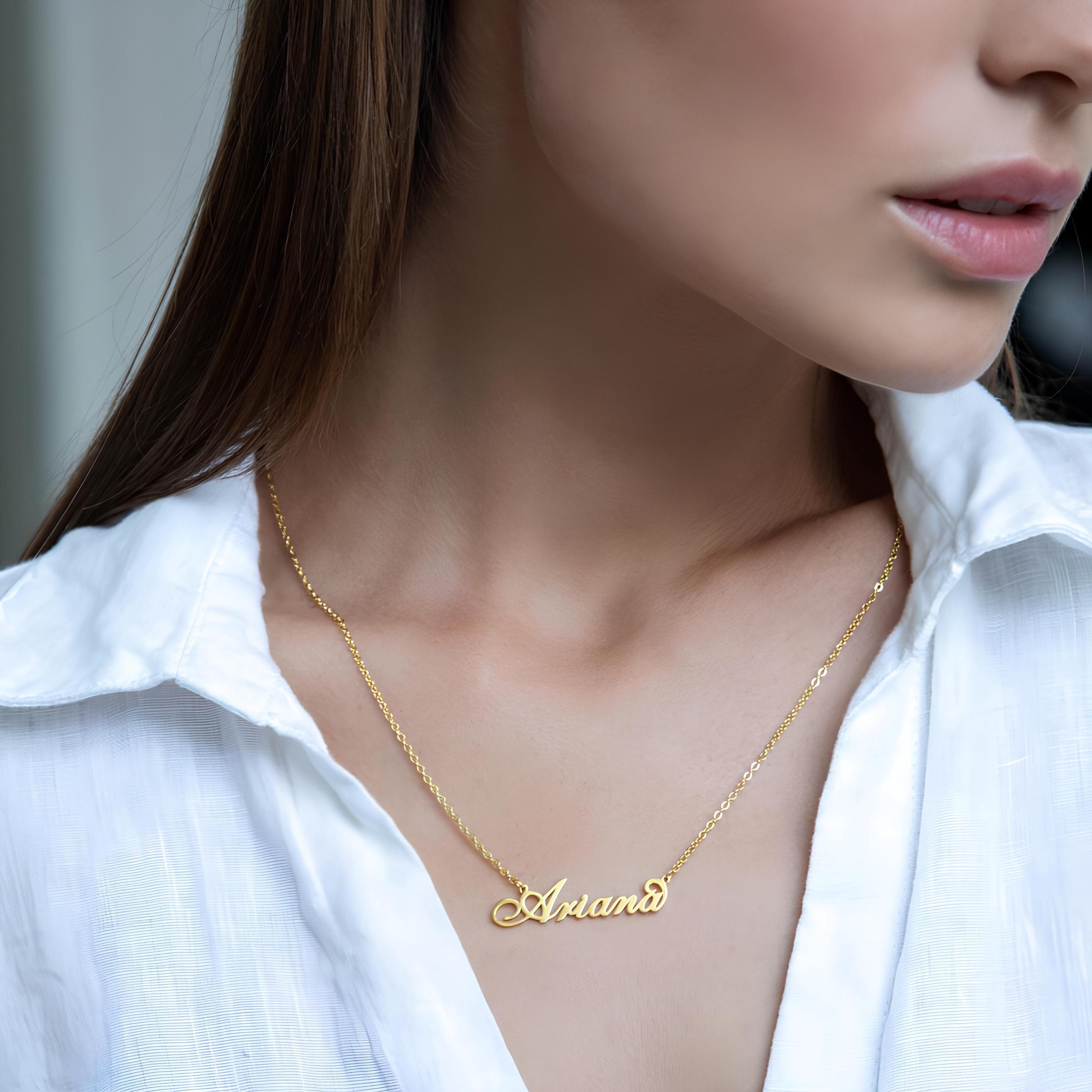 Personalized Name Necklace for Women in Carrie Style – Custom Nameplate Jewelry with Elegant Script – Gift for Her, Teen Girl or Girlfriend