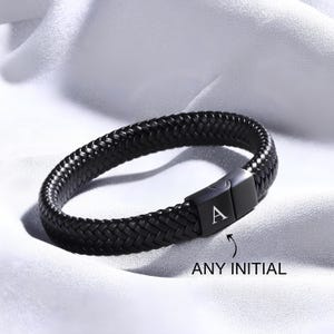 Custom Men’s Leather Bracelet with Initial – Personalized Black Bracelet with Engraved Text – Bracelet for Dad, Husband, Boyfriend or Son