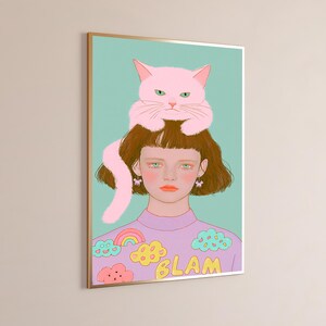 Minimalistisk popkonst-tryck med flicka med rosa katt | Nyckfullt porträttväggkonst | Söt heminredning | Digital nedladdning A3 A2 A1 bild 3