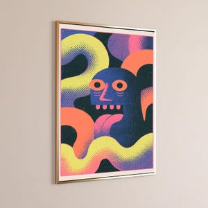 以下が含まれることがあります： 額装された長方形のウォールアートプリント。広いオレンジ色の目と突き出た舌を持つ、様式化された濃い青色の顔が描かれています。構図には、鮮やかな黄色、オレンジ色、紫色の抽象的で流れるような形状が含まれており、ドット状のテクスチャが施されています。