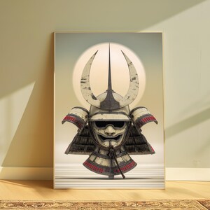 Puede incluir: Una impresi&oacute;n de arte mural enmarcada que muestra un casco de samur&aacute;i de color blanco roto desgastado con una punta central prominente y crestas laterales curvas. El casco incluye una m&aacute;scara oscura con expresi&oacute;n severa y detalles rojos.