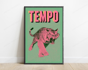Może przedstawiać: Oprawiony plakat z zielonym tłem i różową ilustracją tygrysa wykonaną techniką półtonów na środku. Słowo TEMPO jest wydrukowane dużymi, różowymi literami blokowymi z czarnym cieniem w górnej części prostokątnego plakatu.