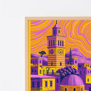 Peut inclure: Une impression d'art encadr&eacute;e repr&eacute;sentant une illustration stylis&eacute;e d'une tour d'horloge et de b&acirc;timents environnants dans des tons vifs de jaune et de violet. Le ciel pr&eacute;sente des motifs tourbillonnants et l'architecture inclut un d&ocirc;me.