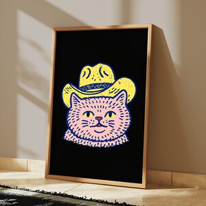 Lámina de arte pop de gato vaquero / Gato occidental con sombrero amarillo / Arte de pared minimalista y original / Descarga digital A3 A2 A1 imagen 2