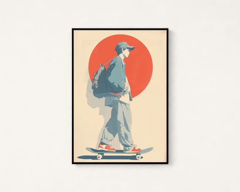 Pu&ograve; includere: Una stampa artistica incorniciata che raffigura l'illustrazione stilizzata di una persona con berretto, giacca e zaino su uno skateboard. La figura &egrave; posizionata davanti a un grande cerchio rosso su sfondo crema, con toni blu e grigi tenui.