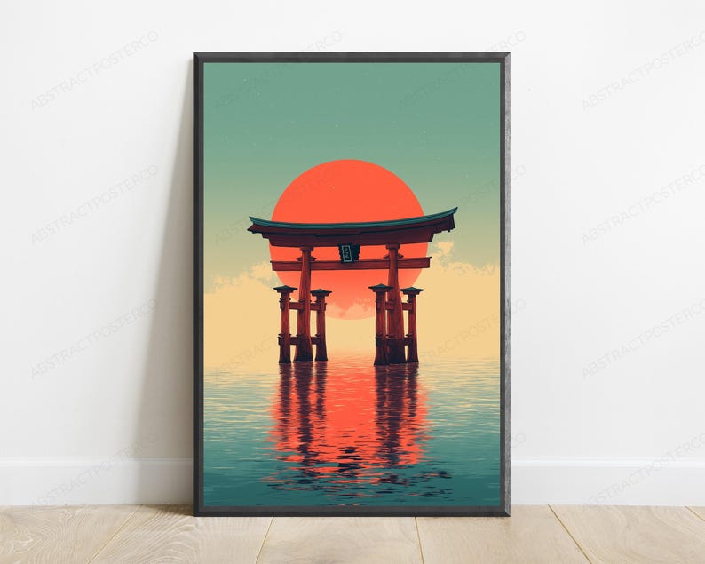 K&ouml;nnte beinhalten: Ein gerahmter Wandkunstdruck mit einem roten Torii-Tor, das in ruhigem Wasser steht. Eine gro&szlig;e, leuchtend orangefarbene Sonne befindet sich direkt hinter dem Tor vor einem blassgelben und t&uuml;rkisfarbenen Himmel. Das Bild zeigt eine Spiegelung im Wasser.