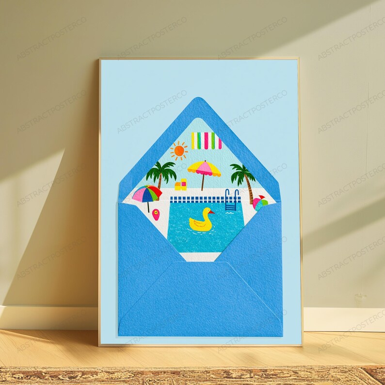 K&ouml;nnte beinhalten: Ein vertikaler, rechteckiger Kunstdruck, der einen blauen Umschlag mit ge&ouml;ffneter Klappe zeigt. Im Inneren befindet sich eine sommerliche Poolszenen mit einer gelben Quietscheente, einem Swimmingpool, Palmen, einer Sonne und einem Sonnenschirm.