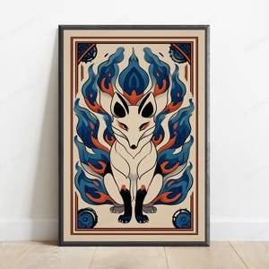 K&ouml;nnte beinhalten: Ein gerahmter, rechteckiger Wandkunstdruck mit einem stilisierten cremefarbenen Fuchs mit schwarzen Pfoten und Ohren, umgeben von flie&szlig;enden blauen und orangefarbenen flammenartigen Formen. Das Design ist von einem dunkelbraunen Rand umgeben.