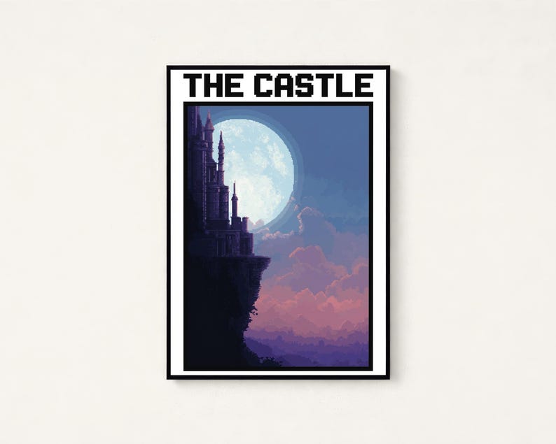 Puede incluir: Una l&aacute;mina de arte mural rectangular con pixel art de la silueta de un castillo oscuro sobre un acantilado bajo una gran luna llena. El cielo cambia de azul intenso a nubes p&uacute;rpuras y rosas. El texto THE CASTLE est&aacute; impreso en negro.