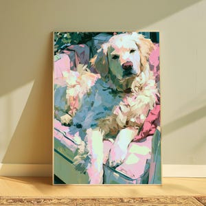 Pode incluir: Uma impress&atilde;o de arte vertical apresentando uma ilustra&ccedil;&atilde;o estilizada e pict&oacute;rica de um c&atilde;o golden retriever descansando sobre uma superf&iacute;cie rosa. A obra utiliza pinceladas ousadas e marcadas em tons de creme, amarelo, azul e rosa.