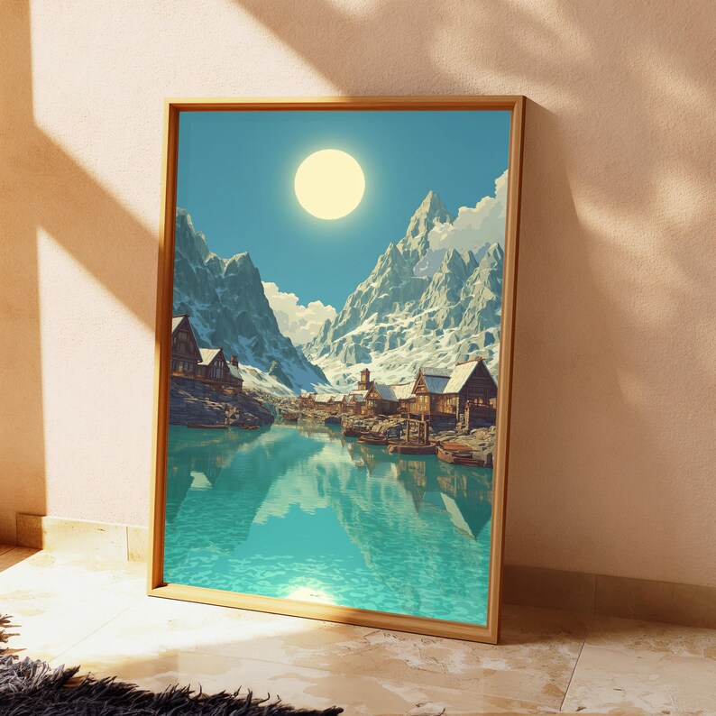 Puede incluir: Una impresi&oacute;n art&iacute;stica enmarcada que representa un sereno paisaje monta&ntilde;oso con un sol brillante, picos nevados y un lago turquesa que refleja la escena. Edificios de madera bordean la orilla, creando una escena de pueblo tranquila. El marco es de madera clara.