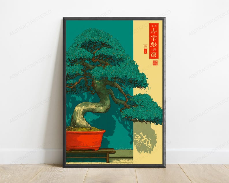 Może przedstawiać: Oprawiony pionowy plakat przedstawiający stylizowaną ilustrację drzewka bonsai z ciemnozielonymi liśćmi i grubym pniem w jaskrawopomarańczowej prostokątnej doniczce. Tło jest podzielone na kolor morski i kremowy, z czerwonymi japońskimi znakami tekstowymi.