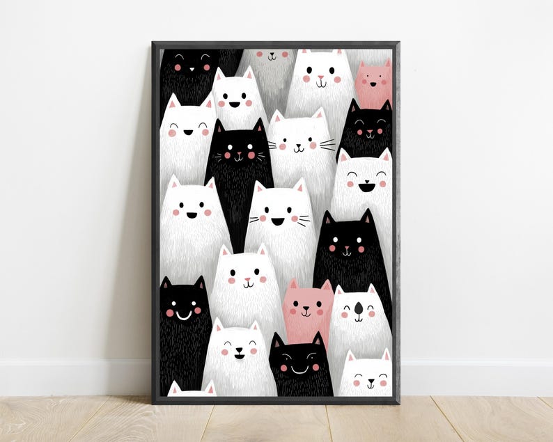 K&ouml;nnte beinhalten: Ein rechteckiger Wandkunstdruck in einem schwarzen Rahmen mit einem dichten, sich wiederholenden Muster aus stilisierten Katzen. Die Katzen sind in Schwarz, Wei&szlig; und zartem Rosa gehalten, jede mit einfachen Gesichtsz&uuml;gen, runden Augen und kleinen rosa Wangen.