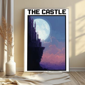 Puede incluir: Una l&aacute;mina de arte mural rectangular con el texto THE CASTLE en una fuente de p&iacute;xeles negra en la parte superior. La obra muestra la silueta oscura de un castillo sobre un acantilado frente a una gran luna llena azul p&aacute;lido y un cielo violeta.