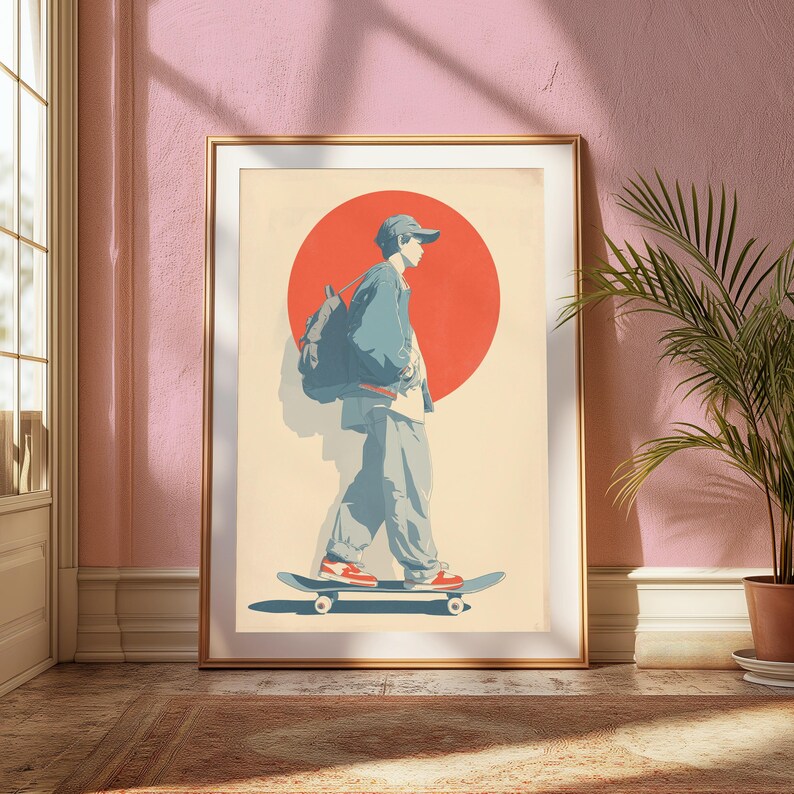 Pu&ograve; includere: Una stampa artistica incorniciata che raffigura l'illustrazione stilizzata di una persona con berretto, giacca e pantaloni larghi su uno skateboard. La persona indossa uno zaino, su uno sfondo con un grande cerchio rosso su campo color crema.