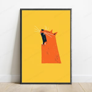 Pode incluir: Uma impress&atilde;o de arte de parede emoldurada com um gato laranja estilizado com a boca aberta num bocejo contra um fundo amarelo s&oacute;lido. A ilustra&ccedil;&atilde;o do gato usa linhas simples e um interior de boca azul escuro, dentro de uma moldura preta.