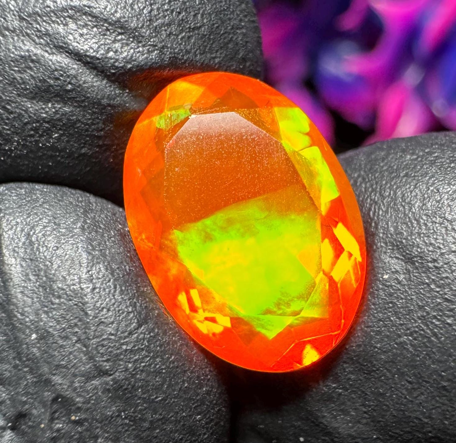 AAAオレンジエチオピアオパール：オーバルファセットルース