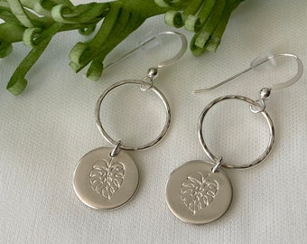Sterling Silver Monstera Leaf Dangle Earrings: Hammered Circle