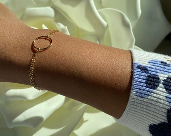 14k Gold Filled Double Chain Bracelet: Hammered Circle, Minimalist Jewelry