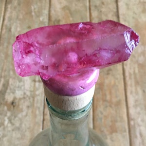 Pink Gemstone Wine Bottle Stopper / Gemstone Bottle Stopper / Valentines Day / Wine Gifts / Wine Accessories / Housewarming / Gemstone