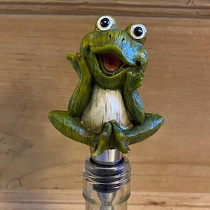Frog Bottle Stopper / Frog Wine Stopper / Frog Lover / Christmas Gift /  Stocking Stuffer / Bottle Stopper / Wine Gifts / Wine Lover