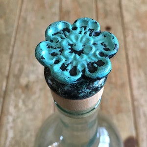 Turquoise Wine Stopper / Flower  Bottle Stopper / Antique Bottle Stopper / Distressed Decor / Wine Gifts / Mothers Day Gift