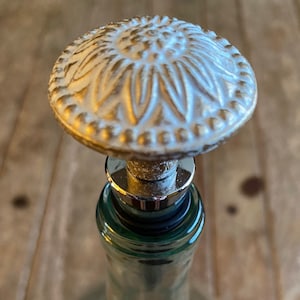 Gold Sunflower Bottle Stopper / White Washed Sunflower Stopper / Sunflower Wine Stopper / Floral Wine Cork / Wine Gifts / Housewarming