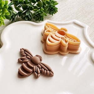Embossing Bee Spring Clay Cutter, Embossing Polymer Clay Cutter, Detailed Embossing Cutter for Clay image 2