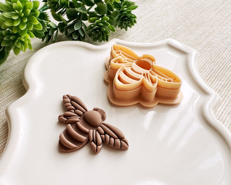 Embossing Bee Spring Clay Cutter, Embossing Polymer Clay Cutter, Detailed Embossing Cutter for Clay image 2