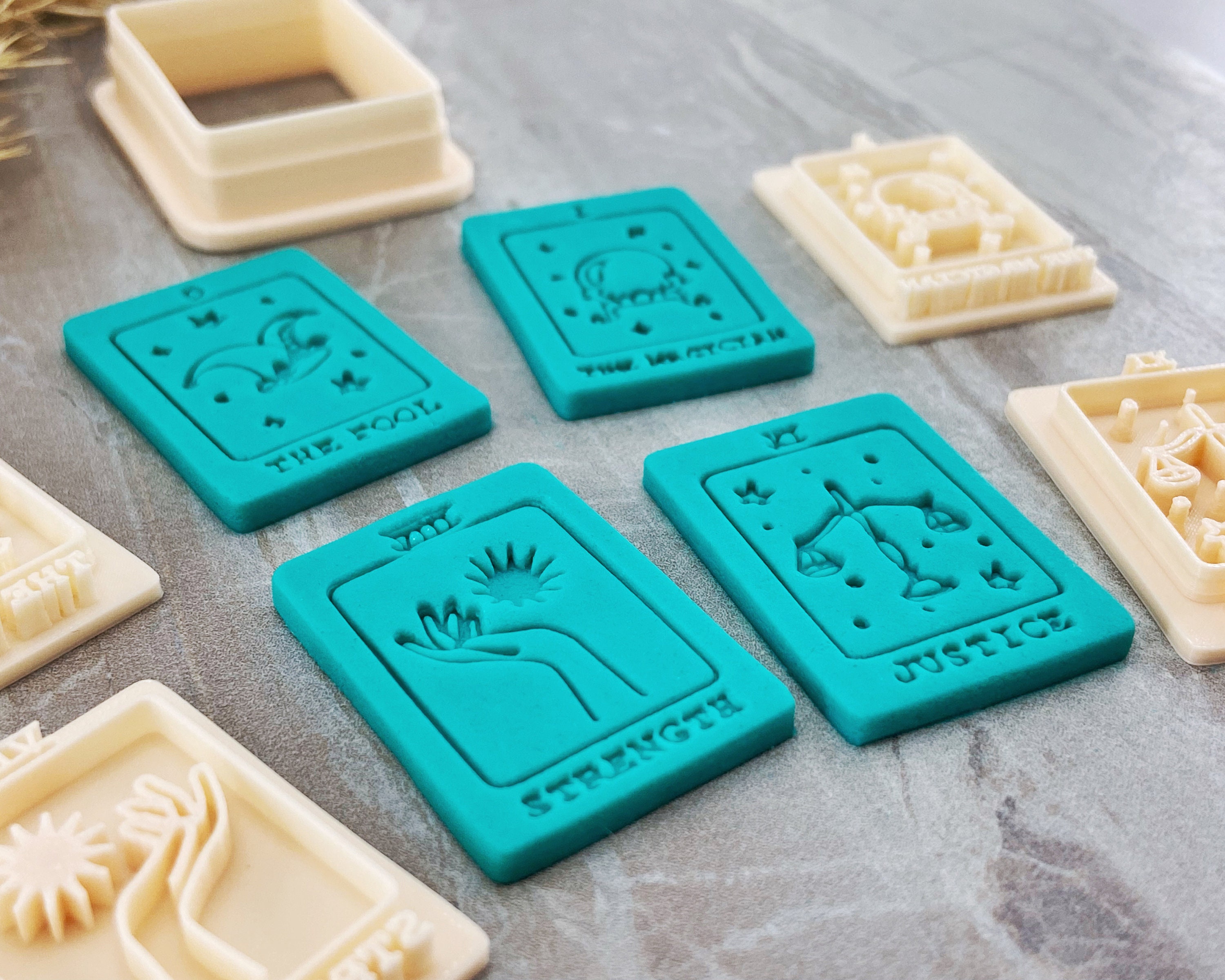 Tarot Cards Clay Cutter Set With Stamp, Embossing Major Arcana Polymer Clay  Cutter, the Fool, the Magician, Justice & Strength Tarot Cards 