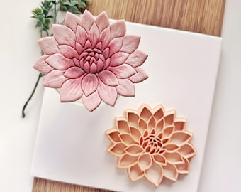 Dahlia-bloemkleisnijder: 4 inch trinket-schaal, gelaagde dahlia-ringkomvorm