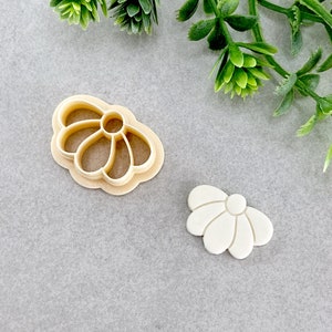 Half Flower Spring Clay Cutter, Floral Shaped Half Daisy Embossing Polymer Clay Cutter, Cookie & Fondant Cutter, Cutter for Polymer Clay