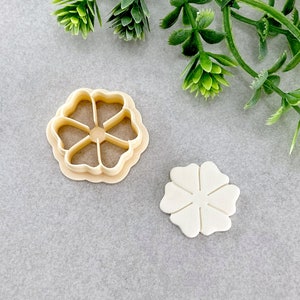 Wavy 6-Petal Flower Clay Cutter – Embossing Floral Cutter for Polymer Clay