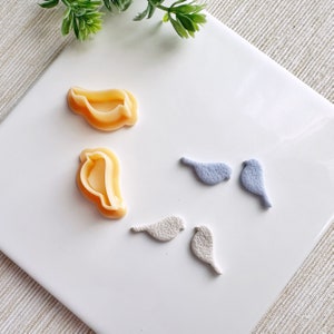 Birds Spring Clay Cutter Set, Bird Shaped Embossing Polymer Clay Cutter, Cookie & Fondant Cutter Set of 2 with Mirror