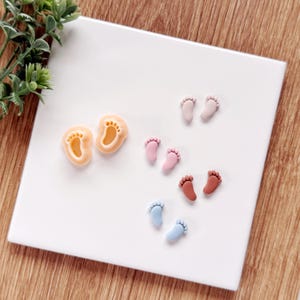 Babyvoetjes polymeerklei uitstekers, kleine voetafdruk Moederdag sieraden tool