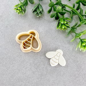 Honeybee Spring Clay Cutter, Bee Shaped Embossing Polymer Clay Cutter, Cookie & Fondant Cutter, Cutter for Polymer Clay