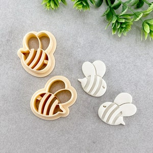 Bees Spring Clay Cutter Set, Bumble Bee Shaped Embossing Polymer Clay Cutter, Cookie & Fondant Cutter Set of 2 with Mirror