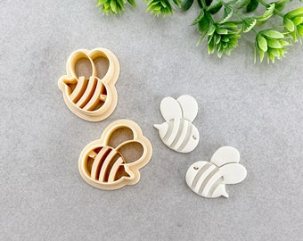 Bees Spring Clay Cutter Set, Bumble Bee Shaped Embossing Polymer Clay Cutter, Cookie & Fondant Cutter Set of 2 with Mirror