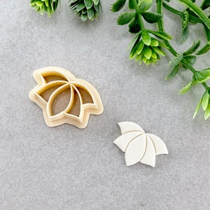 Lotus Clay Cutter – Floral Embossing Cutter for Polymer Clay Earrings