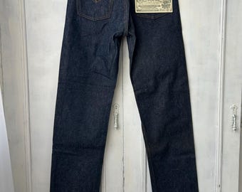 Jeans Levi's 501 vintage, ajustados al ras, hechos en EE. UU., de mezclilla cruda, nuevos, talla W29 L36.