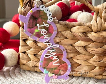 Valentines Day tag,Heart glasses tag, Personalized Name Gift Basket, Acrylic Gift Tag, gift basket tag, Strawberry Tag