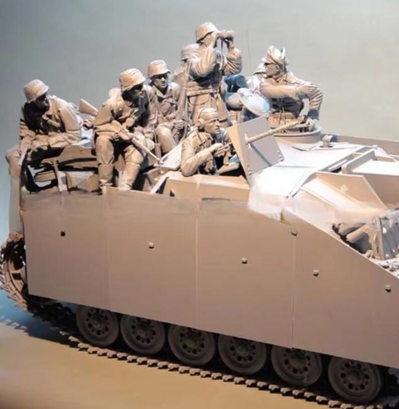 WWII Captured Resin 8 Soldiers Tank Model Unpainted Military Figures ...