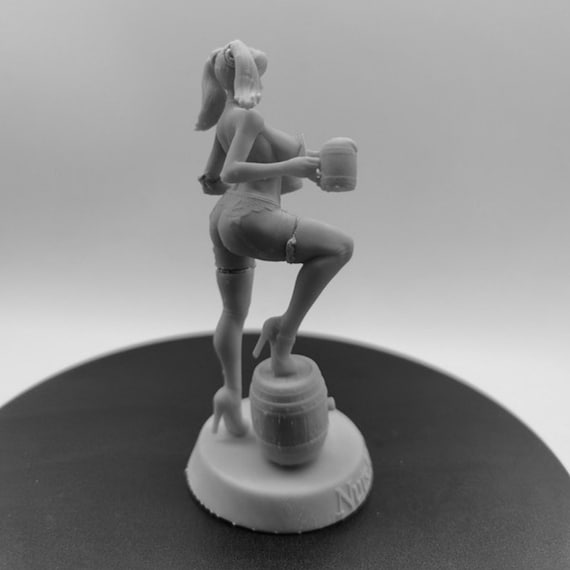 Beer Girl Resin Big Tits Adult Miniature Unpainted Model Nude