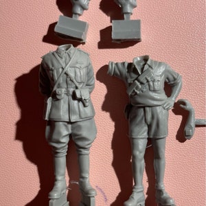 Italian Officers Resin Soldier Model War Unpainted Self-assembled Figure Scale 1-35
