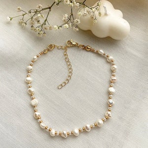 Anklet Cayetana | handmade with freshwater pearls | Gold-plated stainless steel