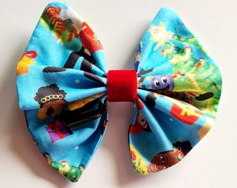 1 x Matching christmas wiggles hair bow clips. These are available in all fabrics to match the items in store (handmade)